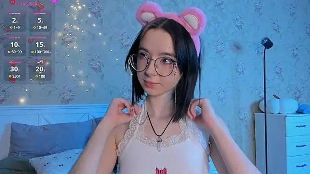 Snapshot of Nora_Failure chatting on January 15, 2025, 4:36 am Nora Failure online show from January 15, 2025, 4:36 am