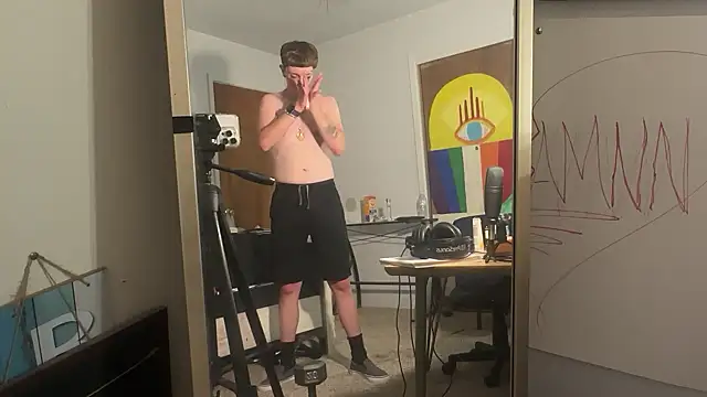 twentywithafelonyy online show from September 14, 2025, 7:07 am