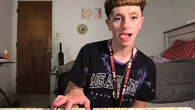 twentywithafelonyy online show from September 25, 2025, 7:23 am