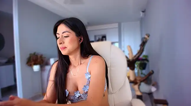 Snapshot of auroracaruso11 chatting on March 22, 2025, 1:08 pm auroracaruso11 online show from March 22, 2025, 1:08 pm