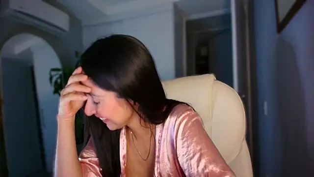 Snapshot of auroracaruso11 chatting on October 6, 2025, 12:08 am auroracaruso11 online show from October 6, 2025, 12:08 am