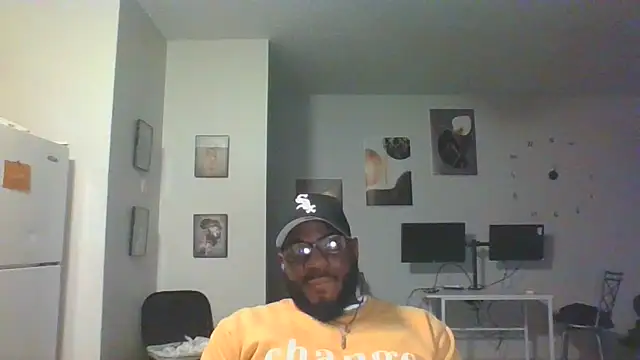 Snapshot of Stayinalive1992 chatting on December 8, 2024, 5:39 am Stayinalive1992 online show from December 8, 2024, 5:39 am