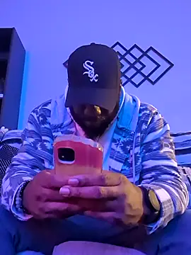 Snapshot of Stayinalive1992 chatting on January 21, 2025, 7:15 am Stayinalive1992 online show from January 21, 2025, 7:15 am