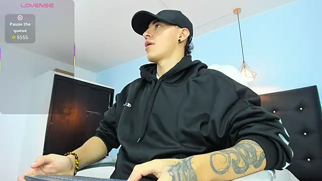 Lobo 17  online show from October 23, 2025, 3:50 am