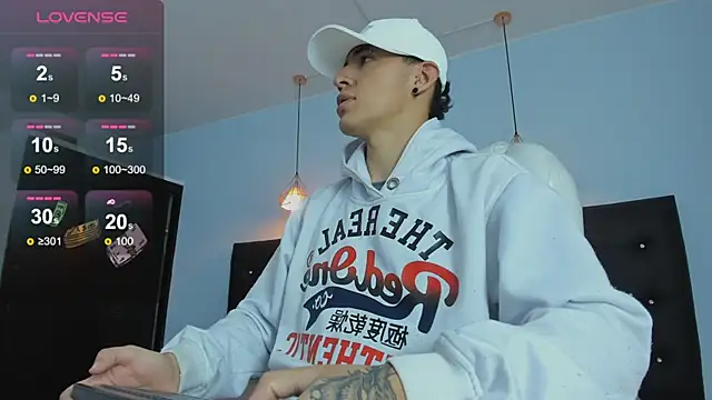 Lobo 17  online show from November 7, 2025, 3:39 am