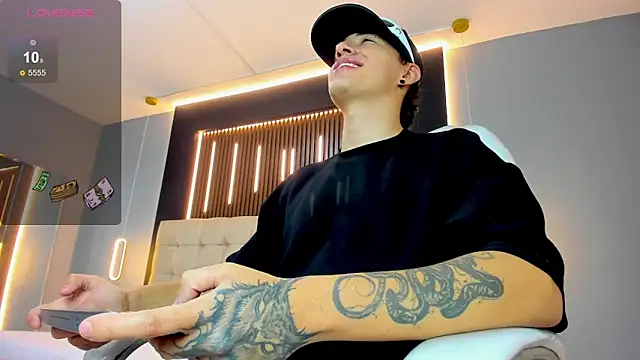 Lobo 17  online show from April 24, 2026, 3:42 am