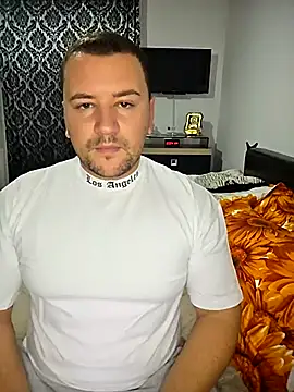 Snapshot of KarlosCarutox chatting on October 18, 2025, 5:25 pm KarlosCarutox online show from October 18, 2025, 5:25 pm