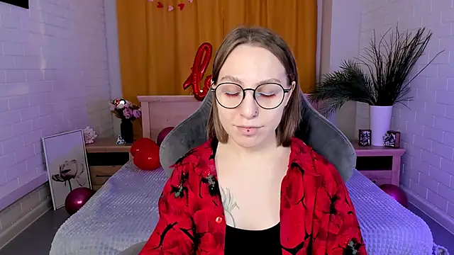 AphexQueen online show from February 12, 2025, 1:06 pm