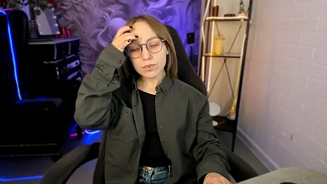 AphexQueen online show from February 27, 2025, 9:11 am