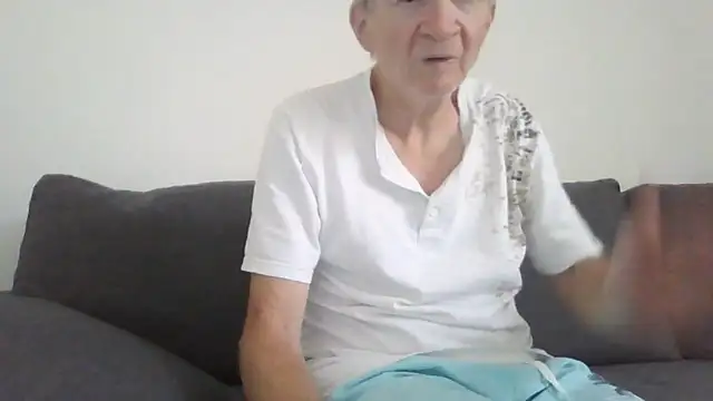 naturiste974 online show from June 14, 2026, 3:14 pm