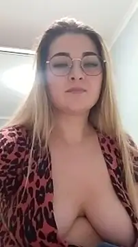 Snapshot of pussyCat_t chatting on January 18, 2026, 5:17 pm pussyCat t online show from January 18, 2026, 5:17 pm