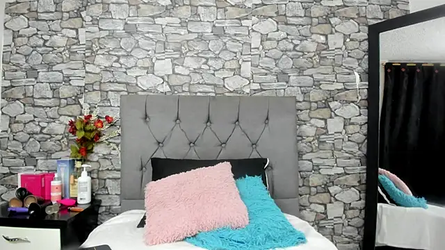 Snapshot of your_angel7 chatting on November 7, 2025, 1:38 am your angel7 online show from November 7, 2025, 1:38 am