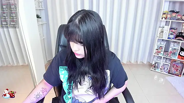 misshoneyxxx online show from December 4, 2025, 4:33 am