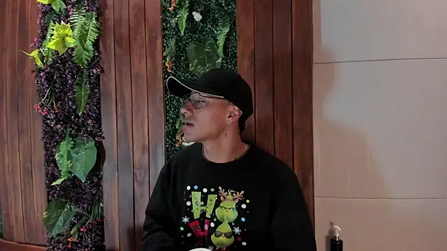 Snapshot of Andy_Joy_ chatting on December 4, 2025, 11:30 am Andy Joy online show from December 4, 2025, 11:30 am