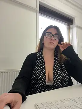 Miss Stassi online show from December 13, 2024, 1:01 pm