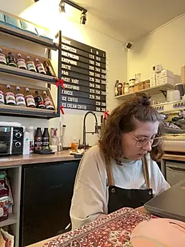 cinnabon  online show from February 3, 2026, 1:27 pm