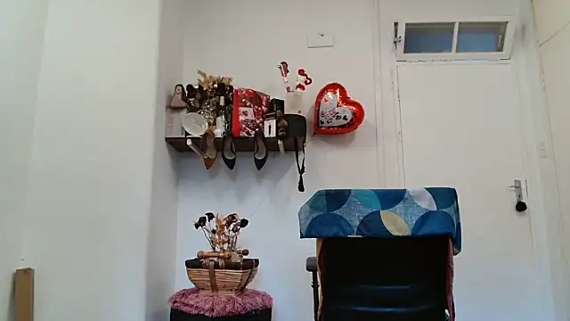 xTALLSEXYBUMx online show from February 17, 2026, 4:42 am