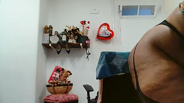 xTALLSEXYBUMx online show from April 6, 2026, 5:08 am