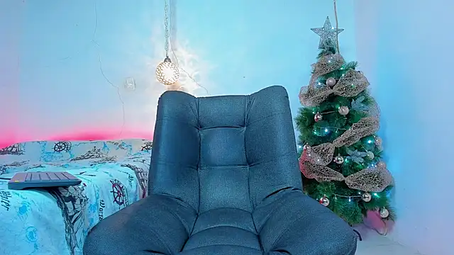 Snapshot of maxowens_oficial chatting on December 9, 2024, 9:37 pm maxowens oficial online show from December 9, 2024, 9:37 pm