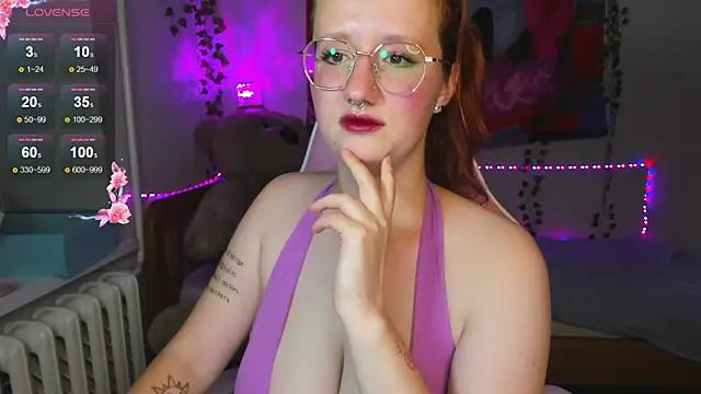 Snapshot of KrisTyBooBsin chatting on October 15, 2025, 4:29 pm KrisTyBooBsin online show from October 15, 2025, 4:29 pm