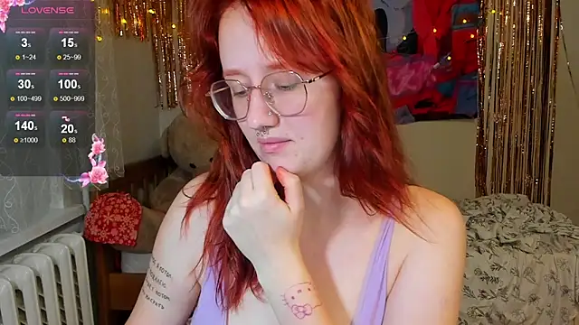 KrisTyBooBsin online show from December 17, 2025, 3:29 pm