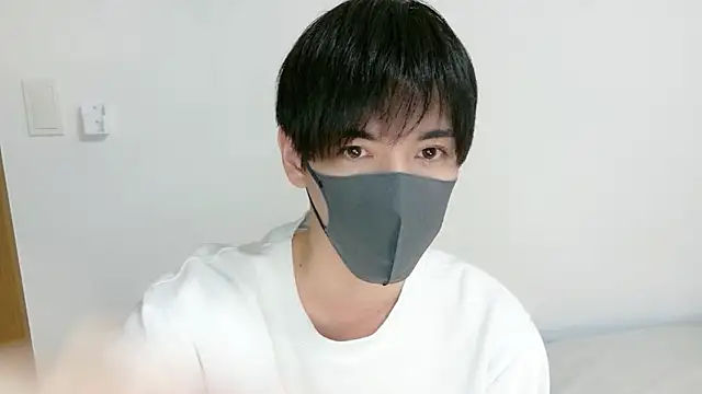 Snapshot of itsme_LEON chatting on February 17, 2026, 1:29 pm itsme LEON online show from February 17, 2026, 1:29 pm