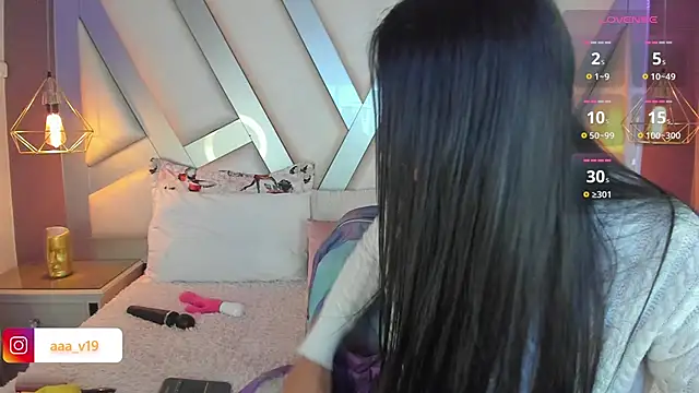 Snapshot of Amber_villalobos_ chatting on October 29, 2025, 3:53 am Amber villalobos online show from October 29, 2025, 3:53 am