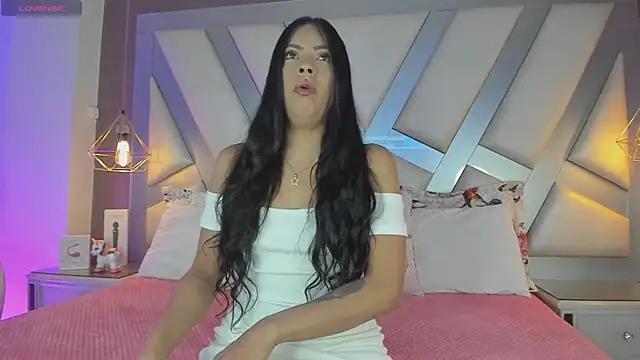 Snapshot of Amber_villalobos_ chatting on November 13, 2025, 8:52 pm Amber villalobos online show from November 13, 2025, 8:52 pm