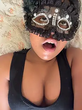 Bella Luna18 online show from February 12, 2026, 7:09 pm