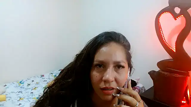 naihroby online show from December 8, 2024, 11:40 pm