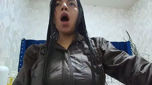 CarolineBrunx online show from December 20, 2025, 3:13 am