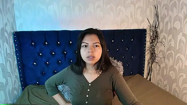 CarolineBrunx online show from January 11, 2026, 6:18 am