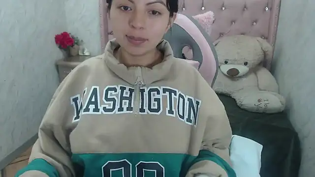 CarolineBrunx online show from February 7, 2026, 2:48 am