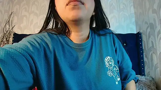 CarolineBrunx online show from February 8, 2026, 6:06 am