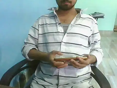 Ishan003 online show from November 15, 2025, 6:22 am