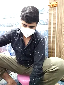 Ishan003 online show from November 20, 2025, 2:39 pm