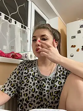 Snapshot of sexyy_girl_ chatting on December 14, 2024, 5:03 pm sexyy girl  online show from December 14, 2024, 5:03 pm