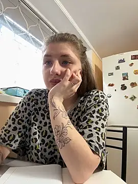 Snapshot of sexyy_girl_ chatting on March 15, 2025, 11:40 am sexyy girl  online show from March 15, 2025, 11:40 am