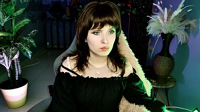 LolaAsmus online show from April 13, 2026, 9:15 am