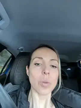 Snapshot of Annelibre chatting on January 1, 2025, 10:00 am Annelibre online show from January 1, 2025, 10:00 am