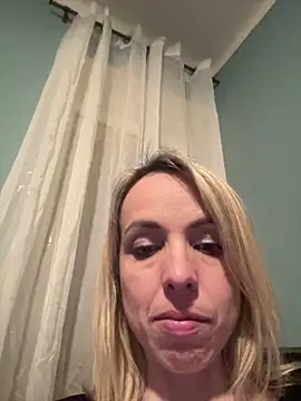 Snapshot of Annelibre chatting on March 20, 2025, 8:40 pm Annelibre online show from March 20, 2025, 8:40 pm