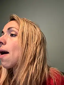 Snapshot of Annelibre chatting on October 1, 2025, 7:42 pm Annelibre online show from October 1, 2025, 7:42 pm