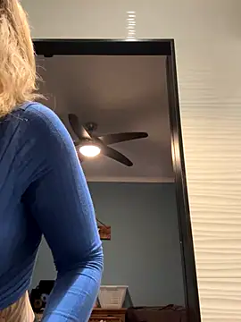 Snapshot of Annelibre chatting on November 2, 2025, 6:49 am Annelibre online show from November 2, 2025, 6:49 am