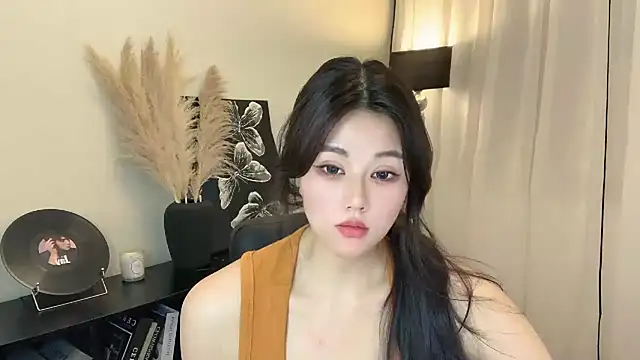 Strawberrybabyy1 online show from March 5, 2025, 5:39 pm