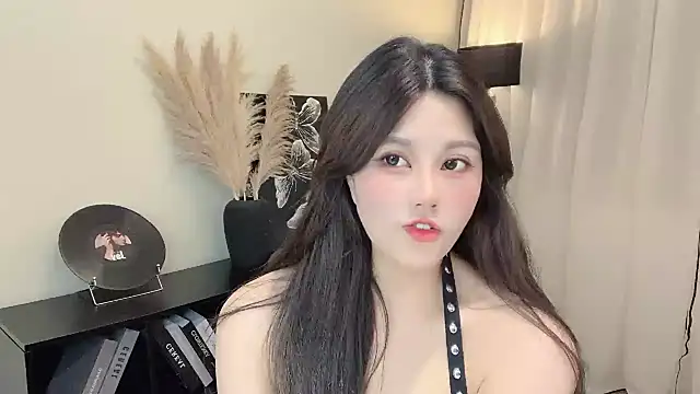 Strawberrybabyy1 online show from March 22, 2025, 2:47 pm