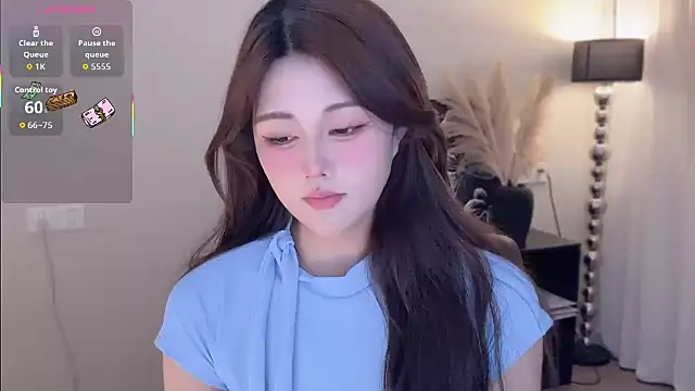 Strawberrybabyy1 online show from October 21, 2025, 3:35 pm