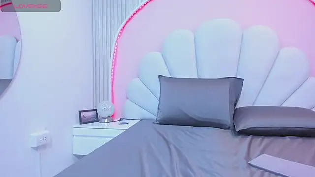 Meli castillo online show from February 23, 2025, 10:42 pm