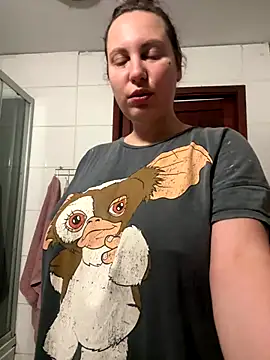 Snapshot of Yanacool007 chatting on December 18, 2025, 10:43 am Yanacool007 online show from December 18, 2025, 10:43 am