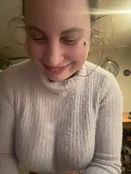 Snapshot of Yanacool007 chatting on February 3, 2026, 9:31 pm Yanacool007 online show from February 3, 2026, 9:31 pm