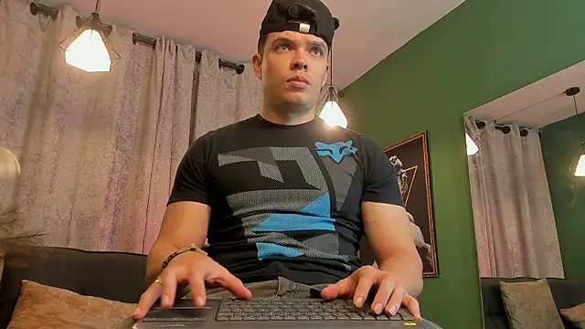 Jake Tylerr  online show from September 15, 2025, 5:02 pm